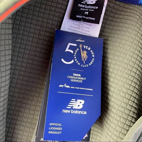 RARE Women's 2021 -  50th NYC Marathon Finishers Jacket - Picture 12 of 15